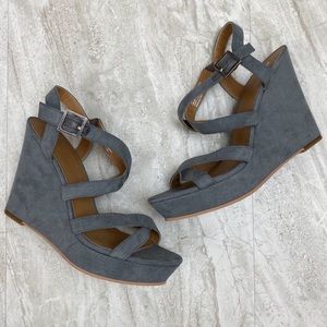 BP| NWOT Dusty blue strappy faux suede wedges